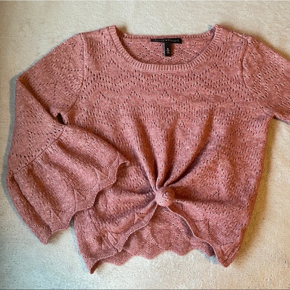 Tops - Crop Top with Flared Sleeves